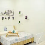 Sweet Near Center Apartment *