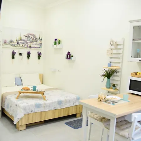 Sweet Near Center Апартаменты *