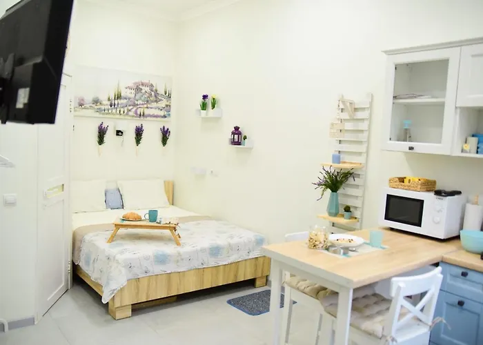 Sweet Near Center Apartment *